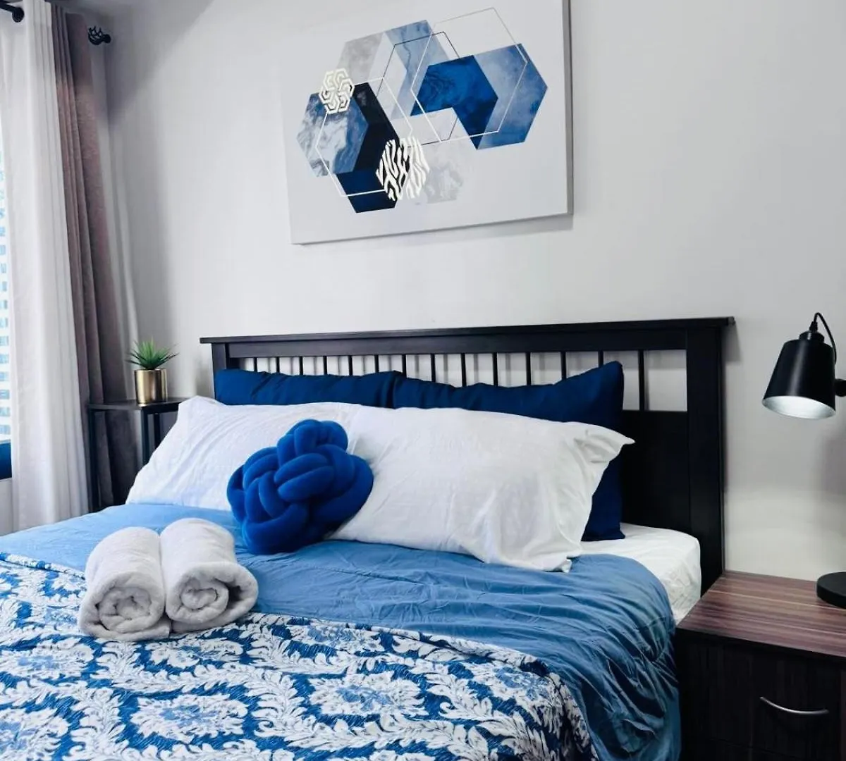 1 Bedroom Condo In Makati Central Business District Manila 0*,  Philippines